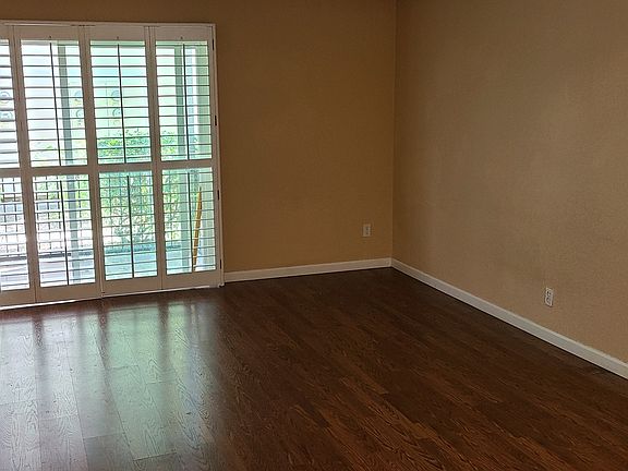 2nd image of 740 W Elm St Unit 155