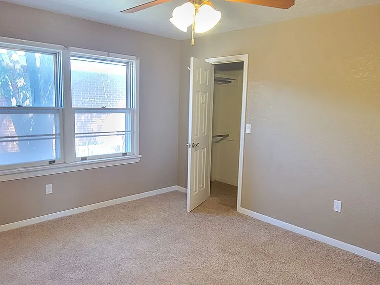 1515 S Abilene Ave — Photo 20