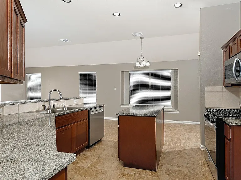 9606 Arched Oak Dr — Photo 7