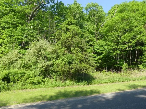 5 Ashford Ln, Newtown, CT 06470