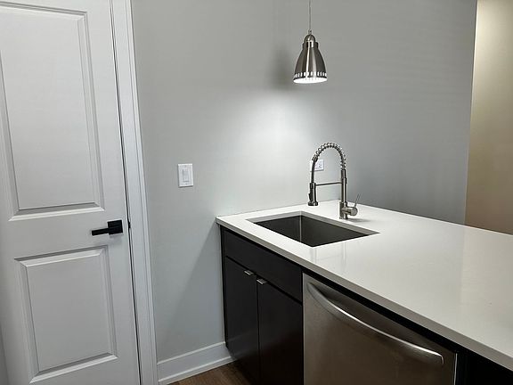 4th image of 2542 S Albany Ave #1F