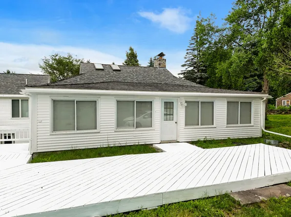 9 Welch's Point Road, Winthrop, ME 04364