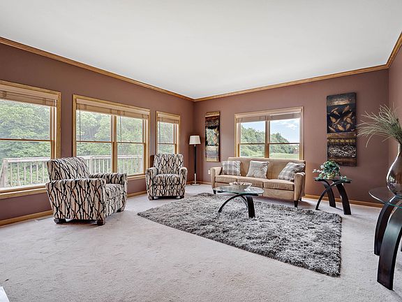 4th image of W238S5976 Prairie Wolf Ct