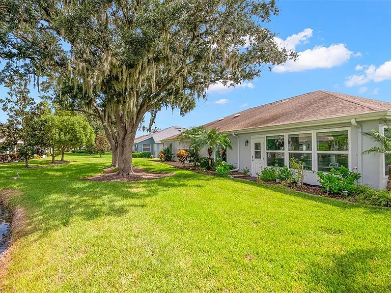713 Manchester Woods Dr — Photo 28
