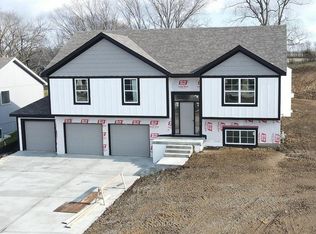 2405 Windmill Dr, Platte City, MO 64079