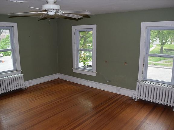 5th image of 114 Loomis Ave