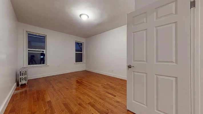 Rented by Bond New York | media 5