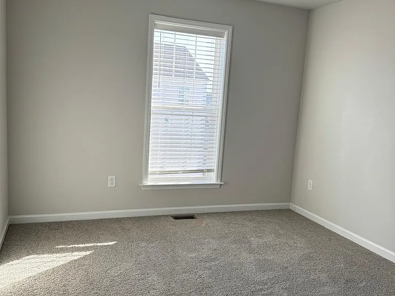 3088 Egreton Rd — Photo 15