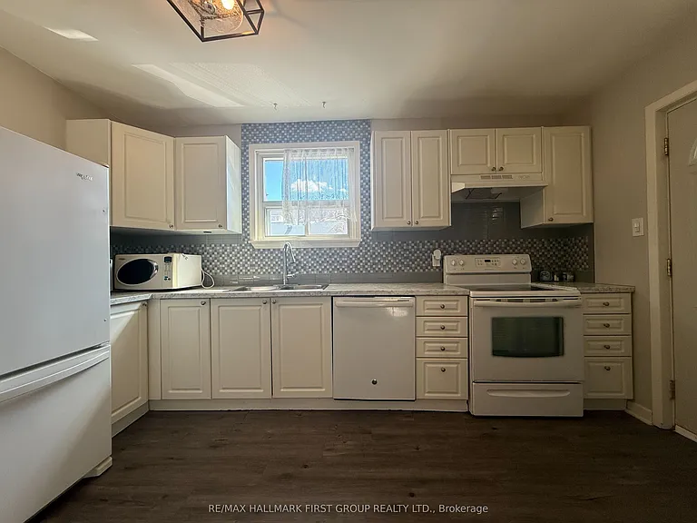 68 Tulloch Dr — Photo 4