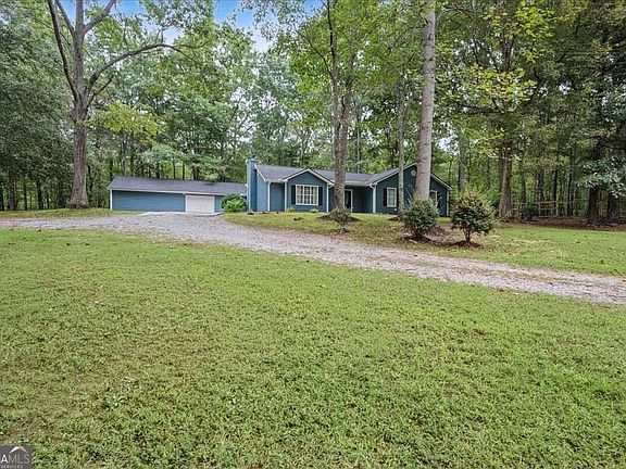 2nd image of 112 Old Mountain Rd