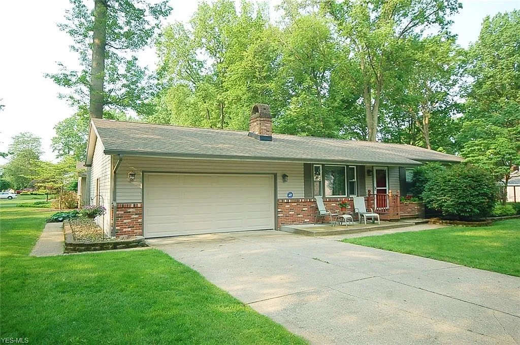201 Winter Ln photo 1
