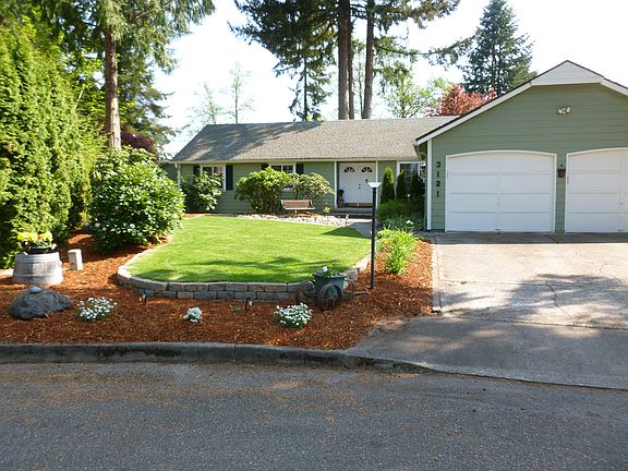 3rd image of 3121 32nd Ct SE