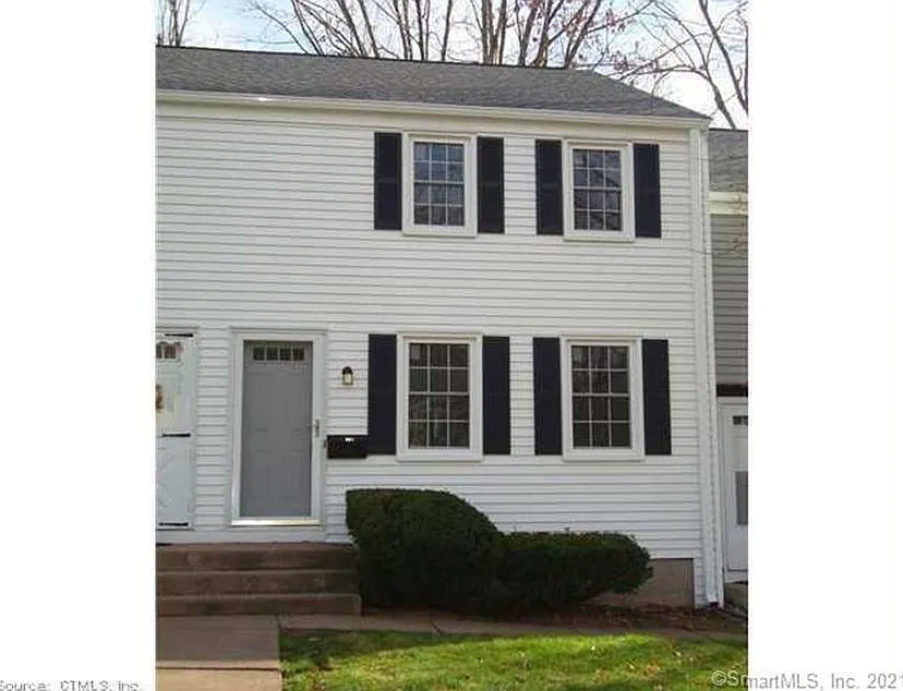 2 bed, 1.5 bath, 1100 sqft, $2,500 — Photo 2
