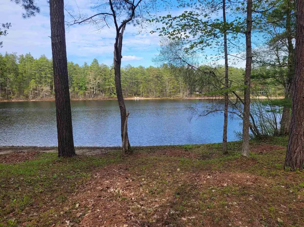 4 Cove Road, Ossipee, NH 03814