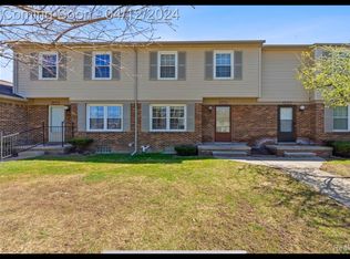 24244 Bashian Dr #24244, Novi, MI 48375