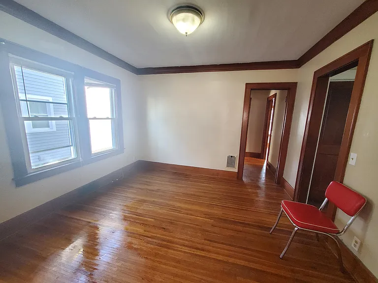 137-139 McKinley St — Photo 7