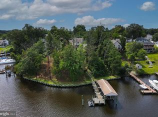 844 N Shore Dr, Glen Burnie, MD 21060