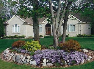 5905 Inverness Cir, Midland, MI 48642