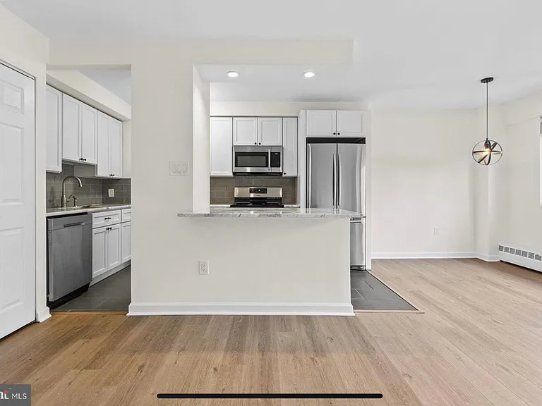2101 Chestnut St #416 — Photo 5