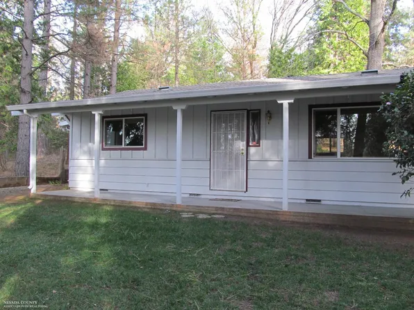 10225 Elder Dr, Grass Valley, CA 95949