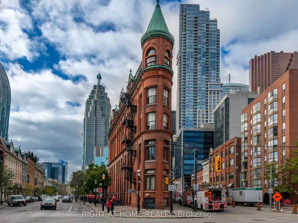 30 Church St #905, Toronto, ON M5E 1S7