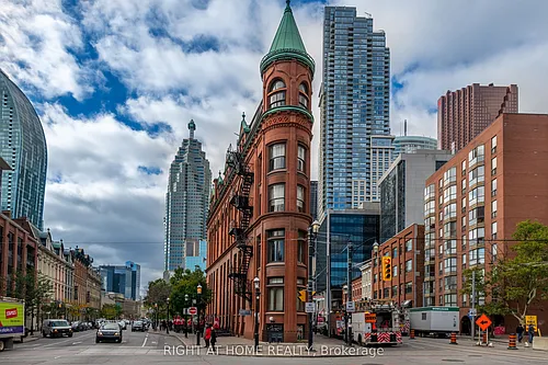 30 Church St #905 Photo 1