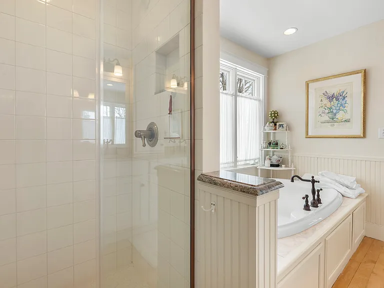 Primary En-Suite Bathroom - Tub and Shower
