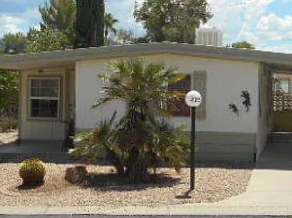 225 W Rama Dr, Green Valley, AZ 85614