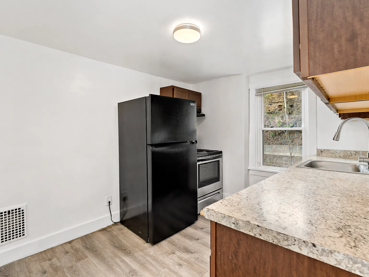 401 Arch St Apartments LLC — Photo 4