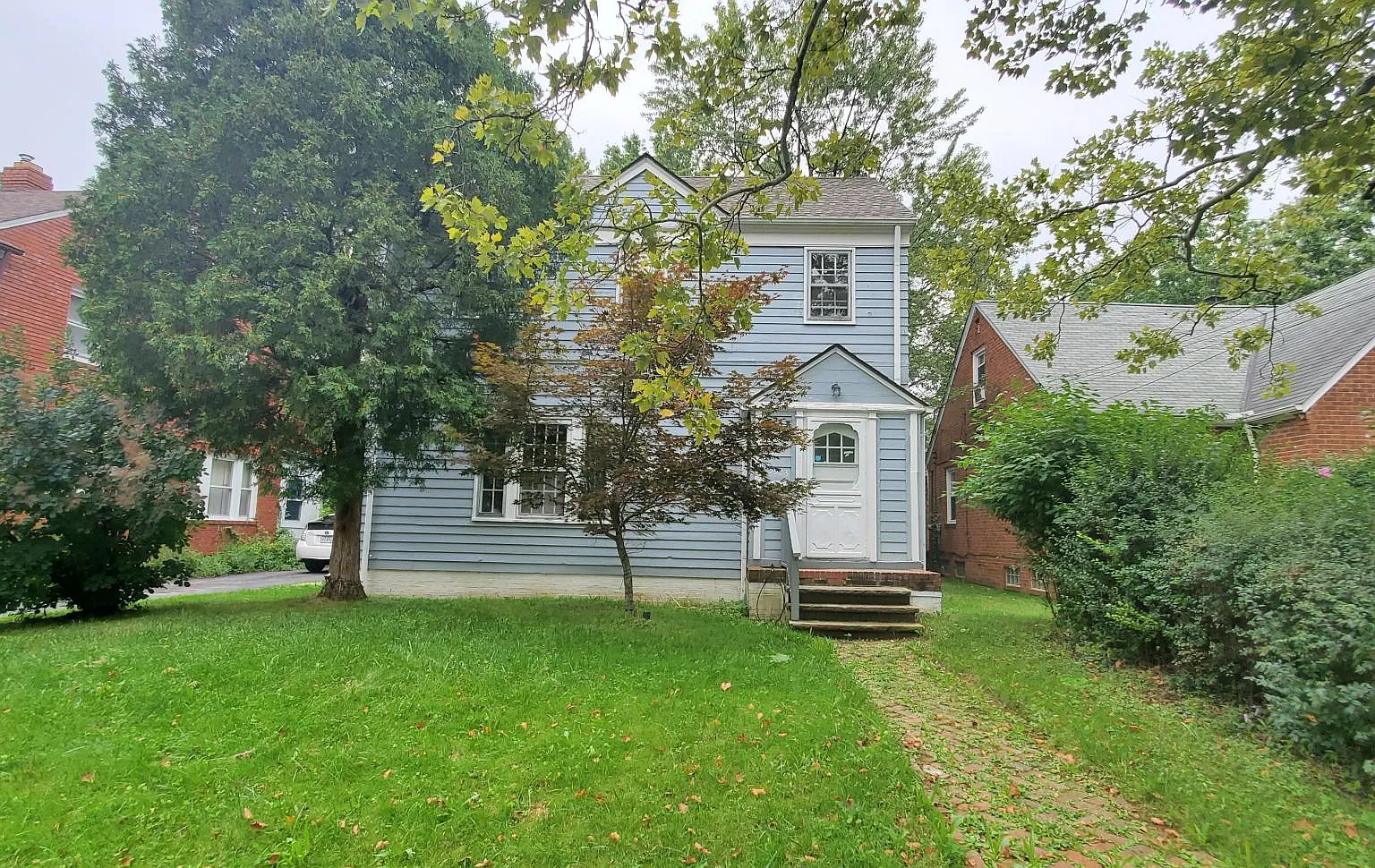 3 bed, 1.5 bath, 1350 sqft, $1,750 — Photo 1