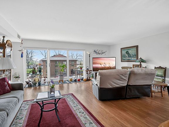 4th image of 40 S Main St APT 3H