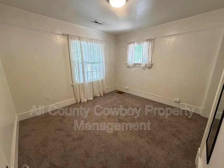 810 Gibbon St — Photo 5