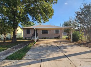 1118 W Baetz Blvd, San Antonio, TX 78221