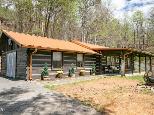 3650-4 Seasons Ln, Sevierville, TN 37862