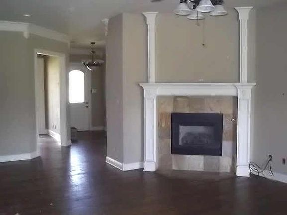 2nd image of 1849 Cannon Dr