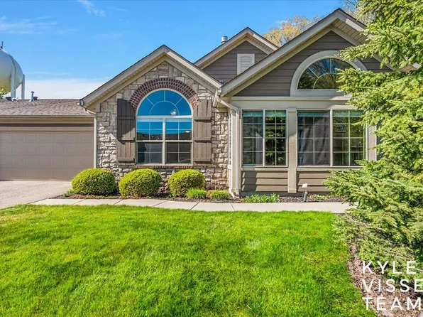 892 Bridge Crest Dr, Ada, MI 49301