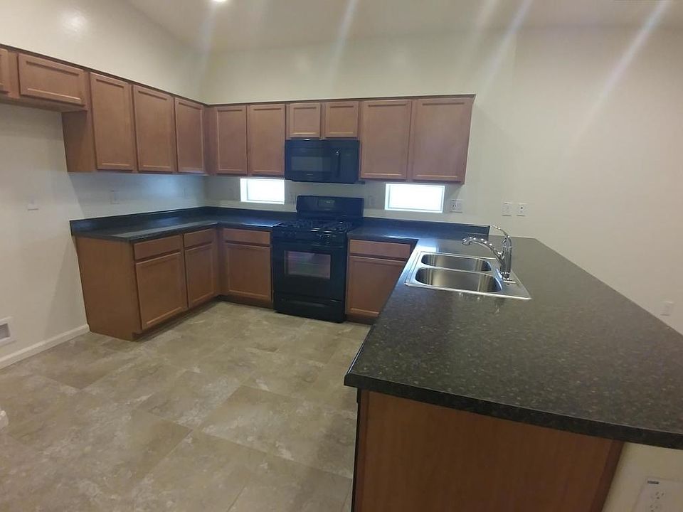 2nd image of 3931 E Narrowleaf Dr