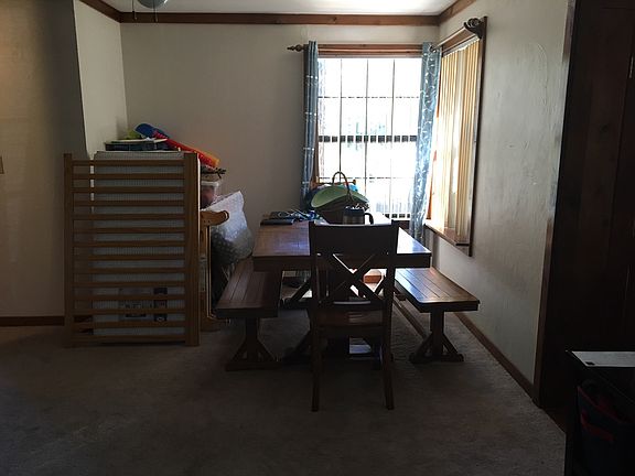 Dining area (tenants are packing)