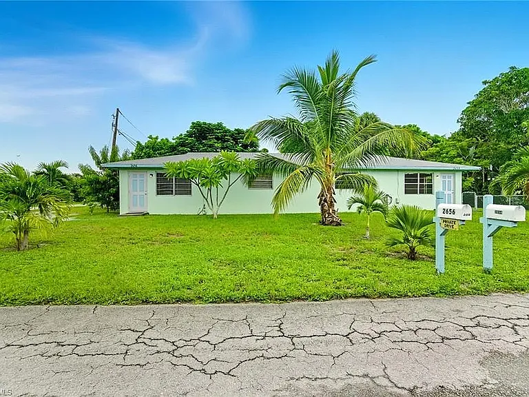 2656 Mangrove St — Photo 2