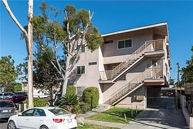 2 bed, 710 sqft, $2,300 — Photo 1