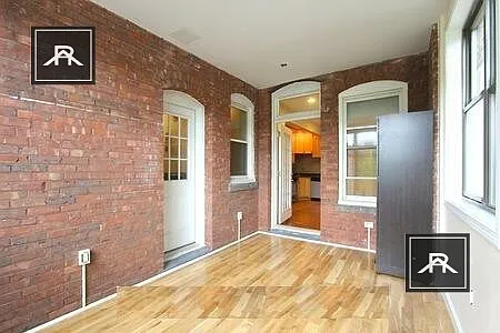 Building Photo - 191 Winthrop Rd #4