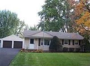 820 E Dogwood Dr, Beloit, WI 53511