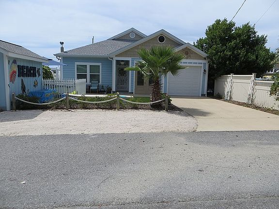 3rd image of 216 Lake Pl