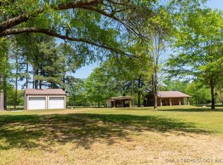 2703 E 2010th Rd, Hugo, OK 74743