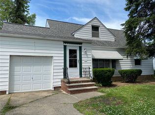 5521 Mayfield Rd, Lyndhurst, OH 44124