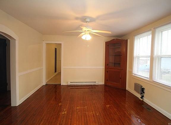 4th image of 1422 Bowen St