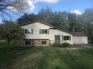 11228 N Honeycomb Ln, Cromwell, IN 46732