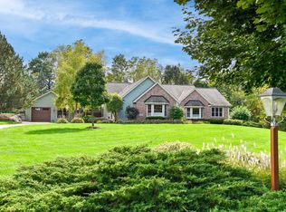 20085 W Rustic Ridge Dr, New Berlin, WI 53146