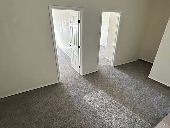 4th image of 9803 Larkspur Ln
