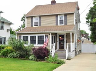 1004 Cottage Pl, Baldwin, NY 11510